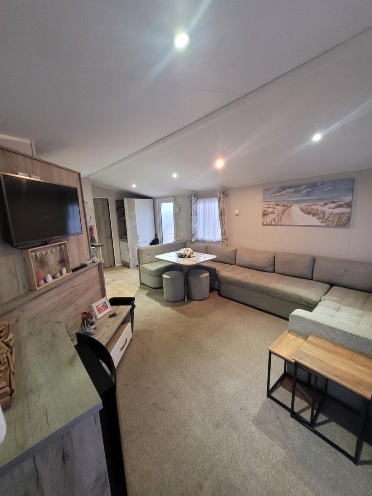 A22 Unity Beach Holiday Resort Unity Brean Sleeps 8 People 3 Bedrooms 1 Pet Stays Free Berrow Экстерьер фото